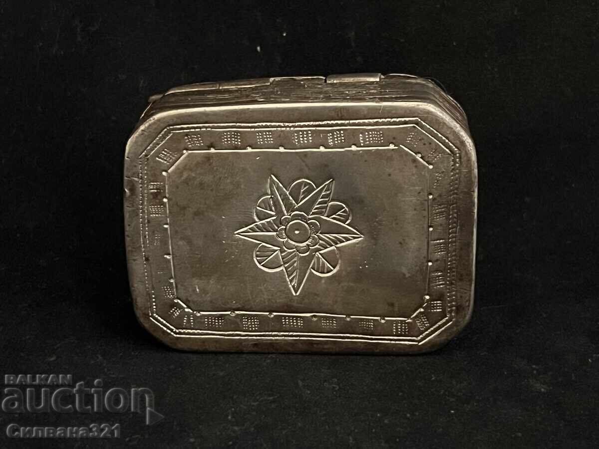 Revival Sniff Box - 6 Revival Sniff Box - 6