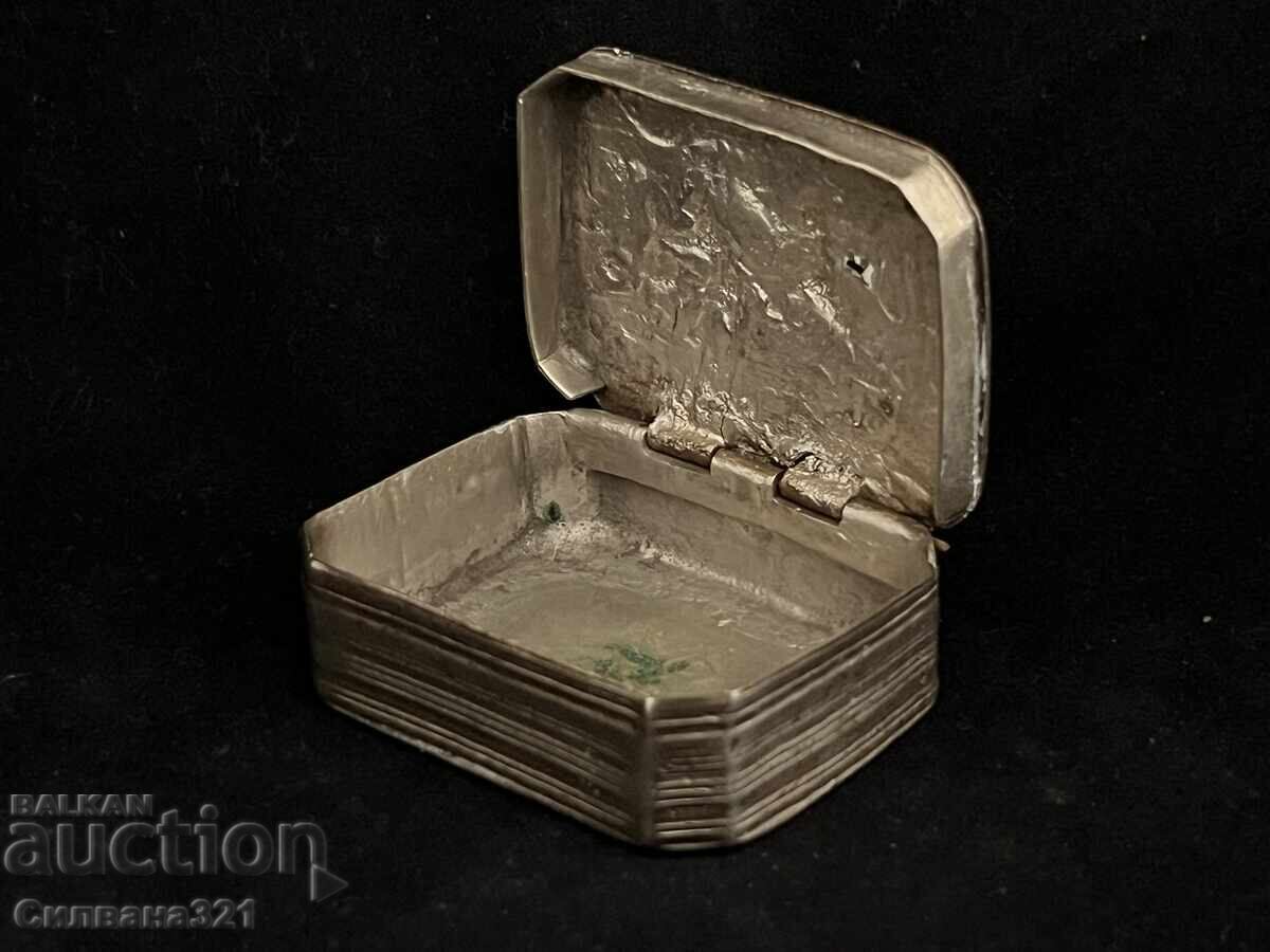 Revival Sniff Box - 7 Revival Sniff Box - 7