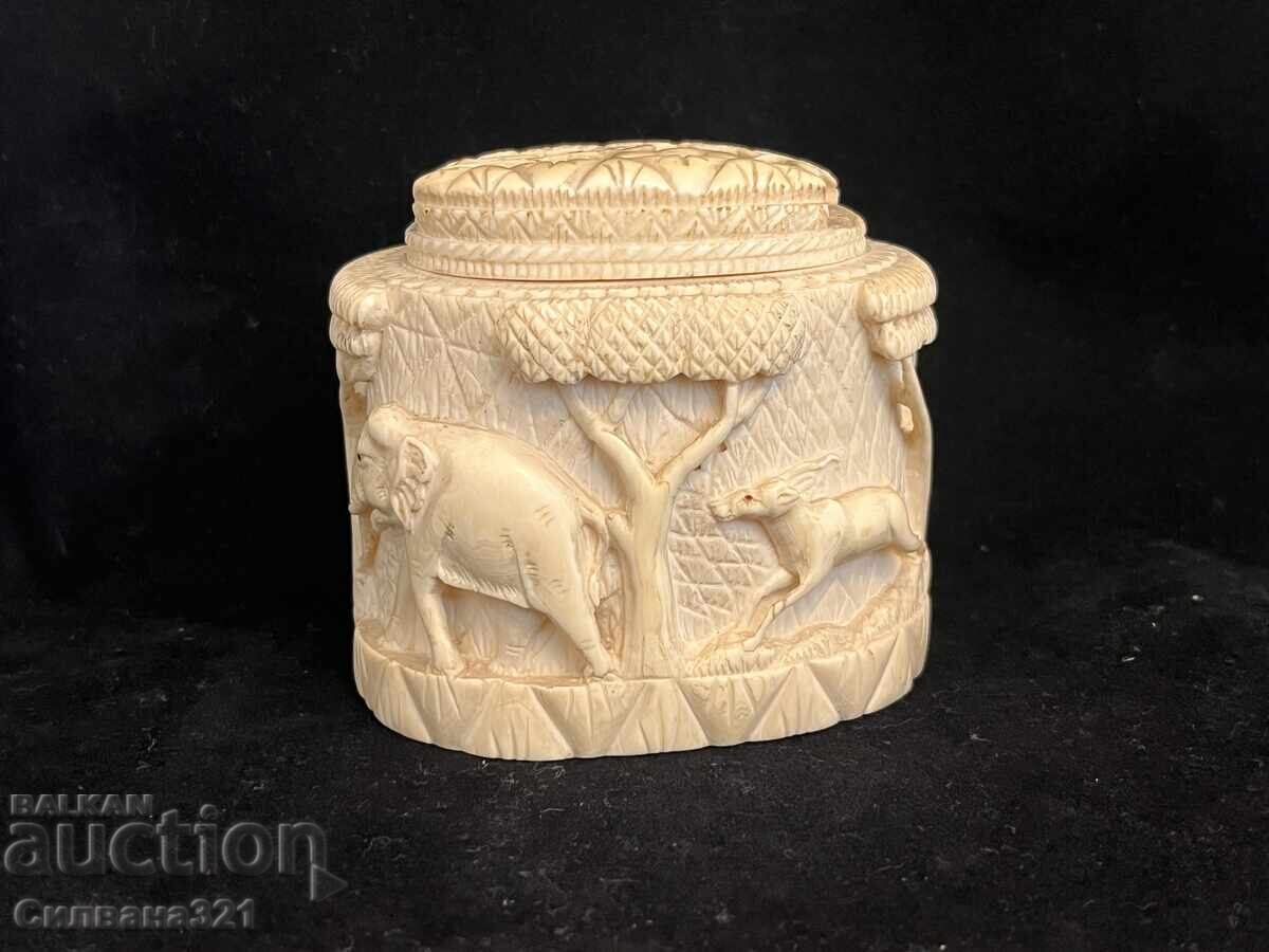 Κουτί από Ελεφαντόδοντο με τιμή 350.00 BGN | € 178.95 Κουτί από Ελεφαντόδοντο με τιμή 350.00 BGN | € 178.95