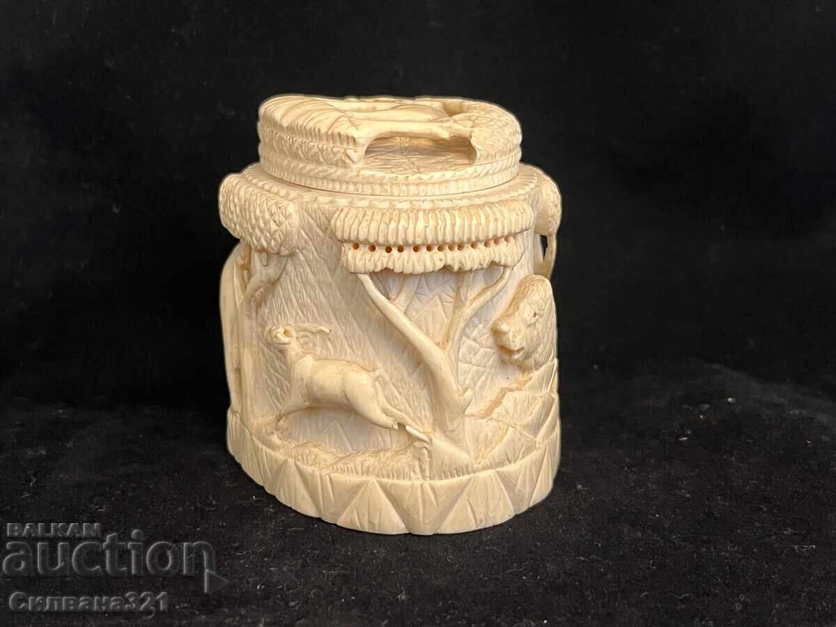 Δημοπρασία Κουτί από Ελεφαντόδοντο Δημοπρασία Κουτί από Ελεφαντόδοντο