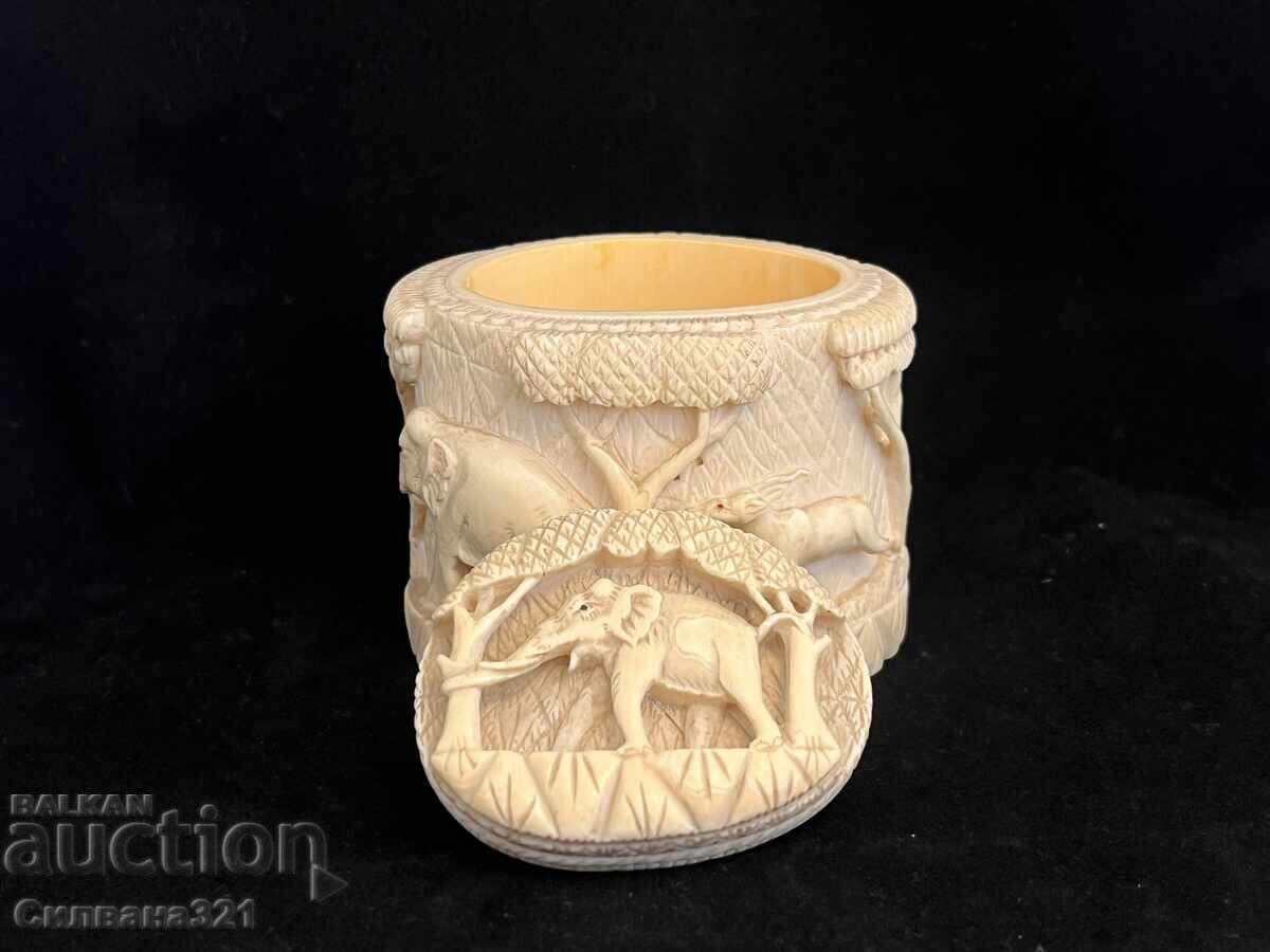 Παράδοση Κουτί από Ελεφαντόδοντο Παράδοση Κουτί από Ελεφαντόδοντο