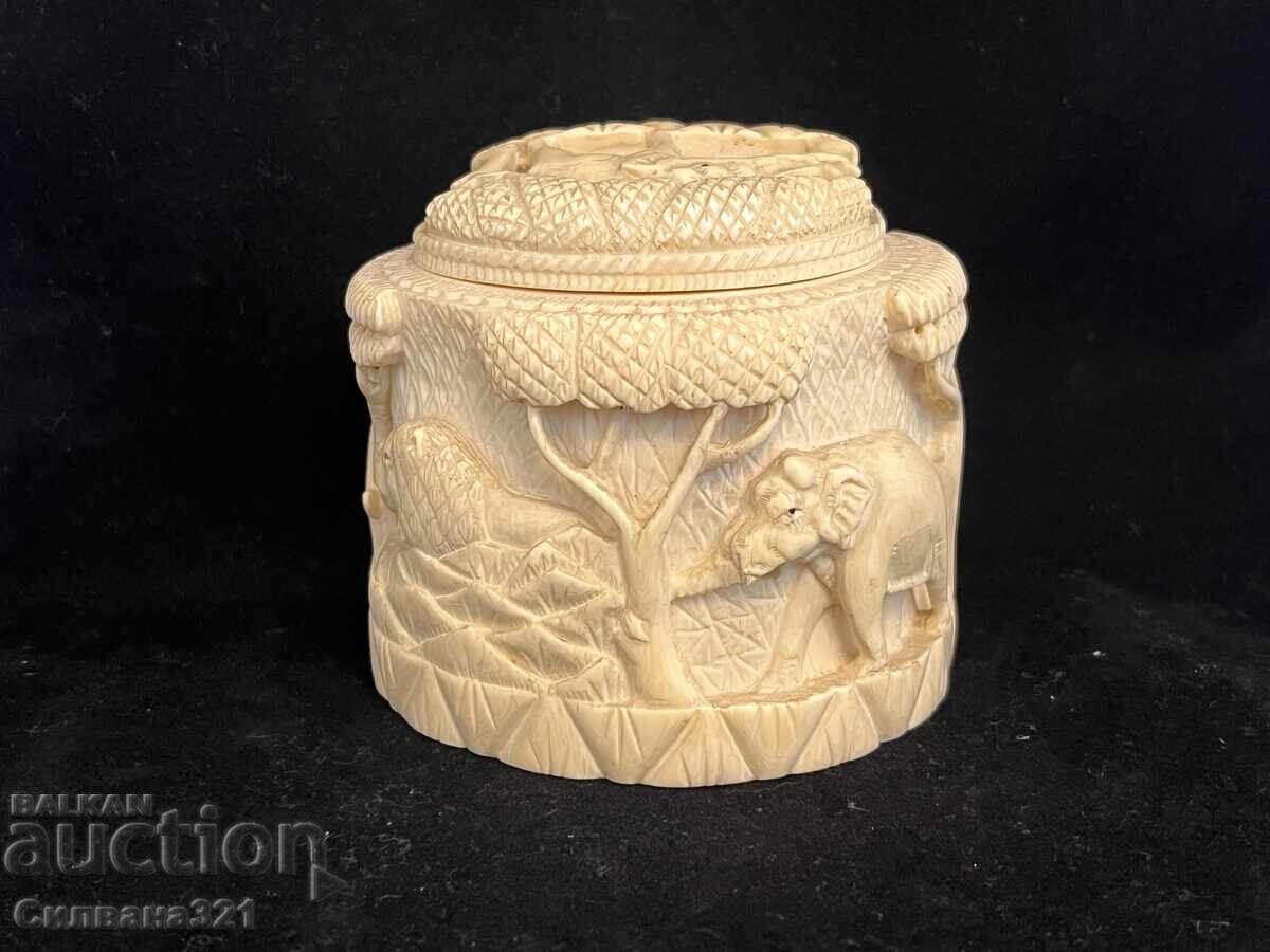 Κουτί από Ελεφαντόδοντο Κουτί από Ελεφαντόδοντο