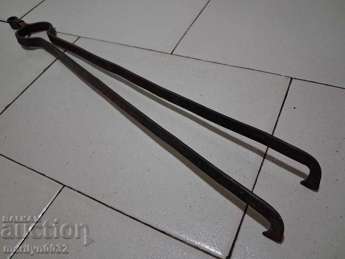 Old tongs, dilaf, wrought iron with price 36.00 BGN | € 18.41