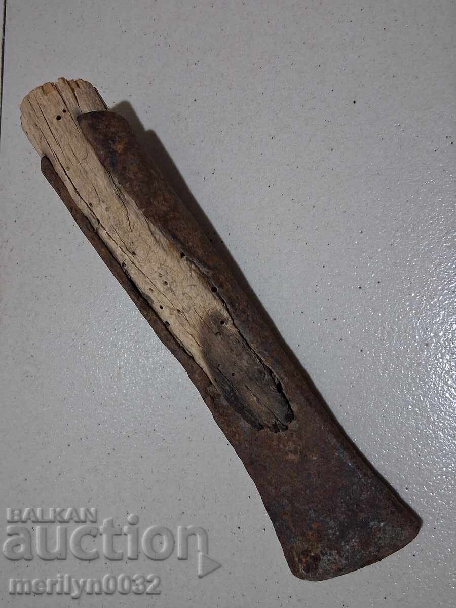 Δημοπρασία Παλιό μεταλλικό εργαλείο τσεκούρι γκριγκά γκριγκά ξέστρα τσάπα