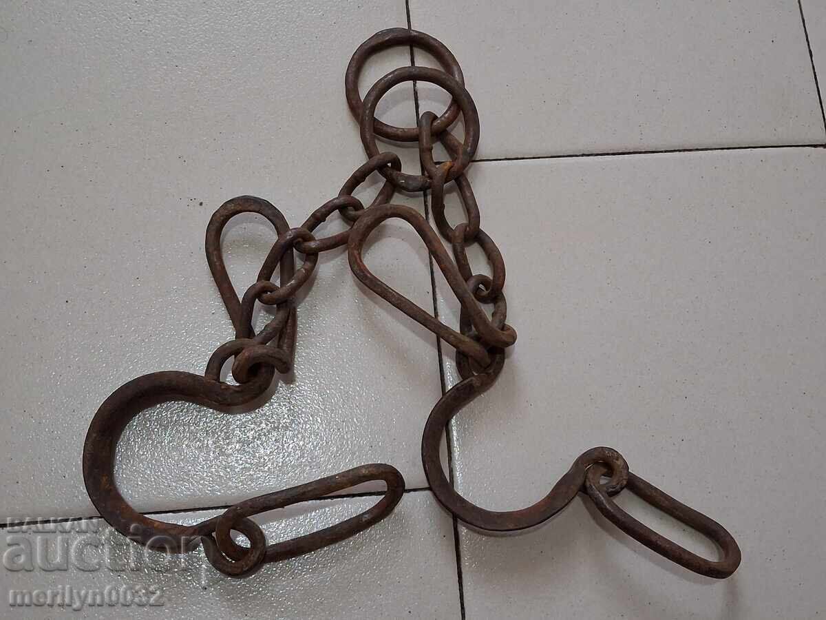 Δημοπρασία Παλιές σφυρηλατημένες αγκράφες, αλυσίδες, δεσμίδες, δεσμίδες