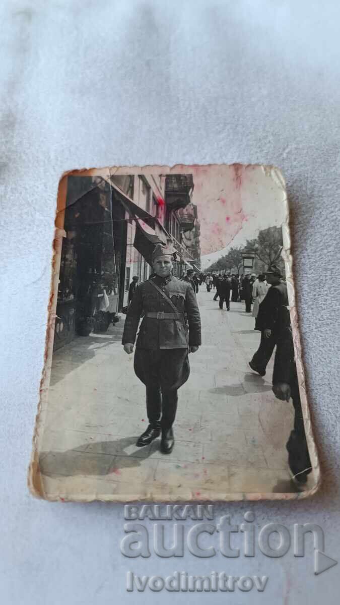 Φωτογραφία Σόφιας Αξιωματικός στο πεζοδρόμιο Φωτογραφία Σόφιας Αξιωματικός στο πεζοδρόμιο