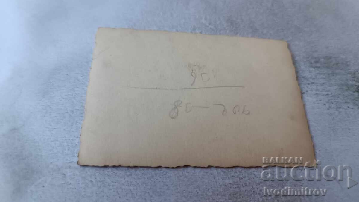 Snimka Sofiya Mŭzh και νεαρές γυναίκες σε βόλτα με τιμή 2.65 BGN | € 1.35