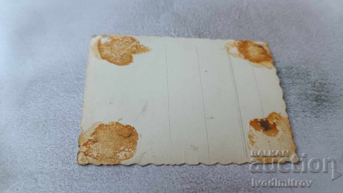 Снимка София Мъж на тротоара с цена 1.85 лв. | € 0.95 Снимка София Мъж на тротоара с цена 1.85 лв. | € 0.95