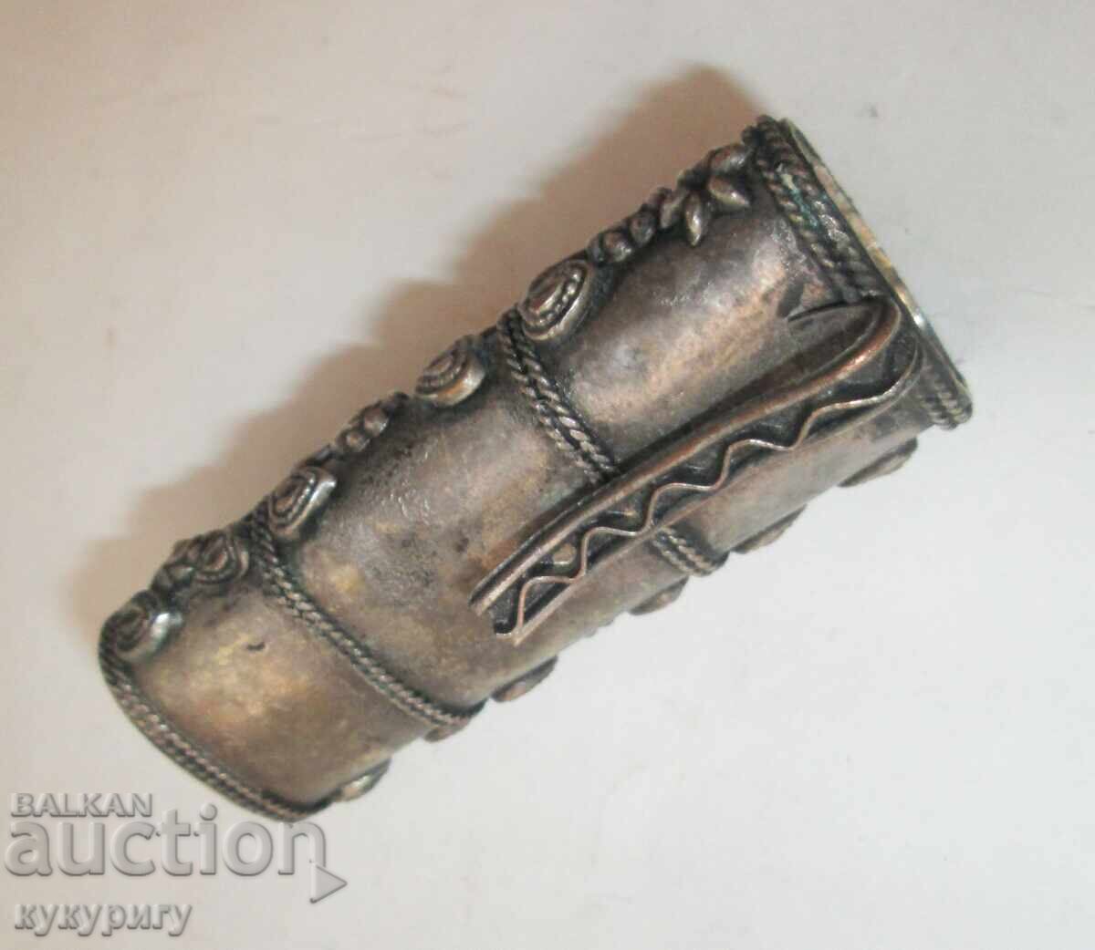 Доставка на Стара кутийка калъф за запалка ръчна изработка с камъни Доставка на Стара кутийка калъф за запалка ръчна изработка с камъни