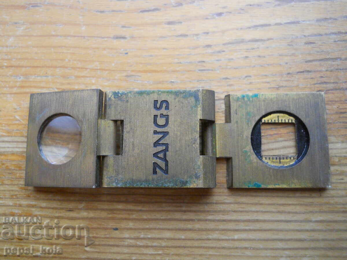 Delivery of Antique folding magnifying glass Delivery of Antique folding magnifying glass