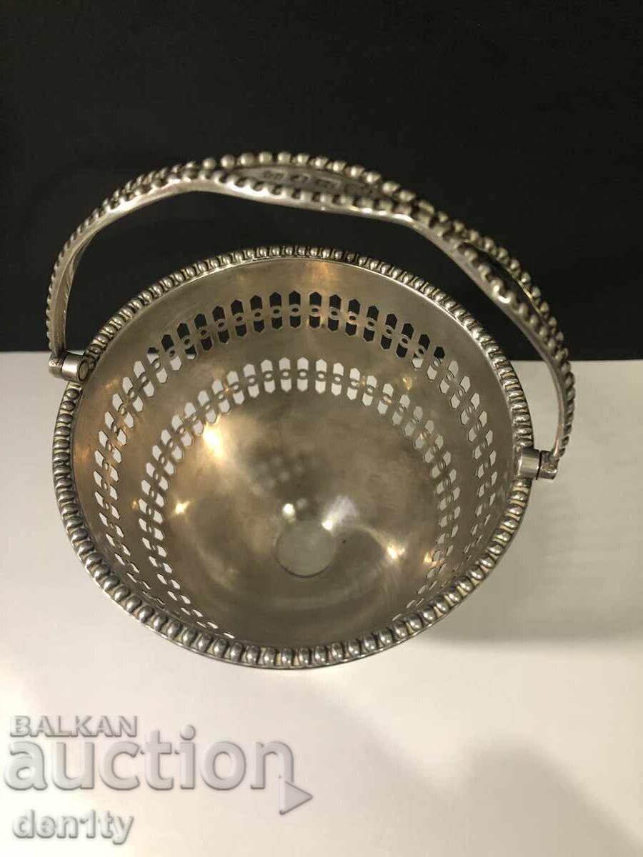 Аукцион 1851 г 209 гр  сребърна захарница Великобритания