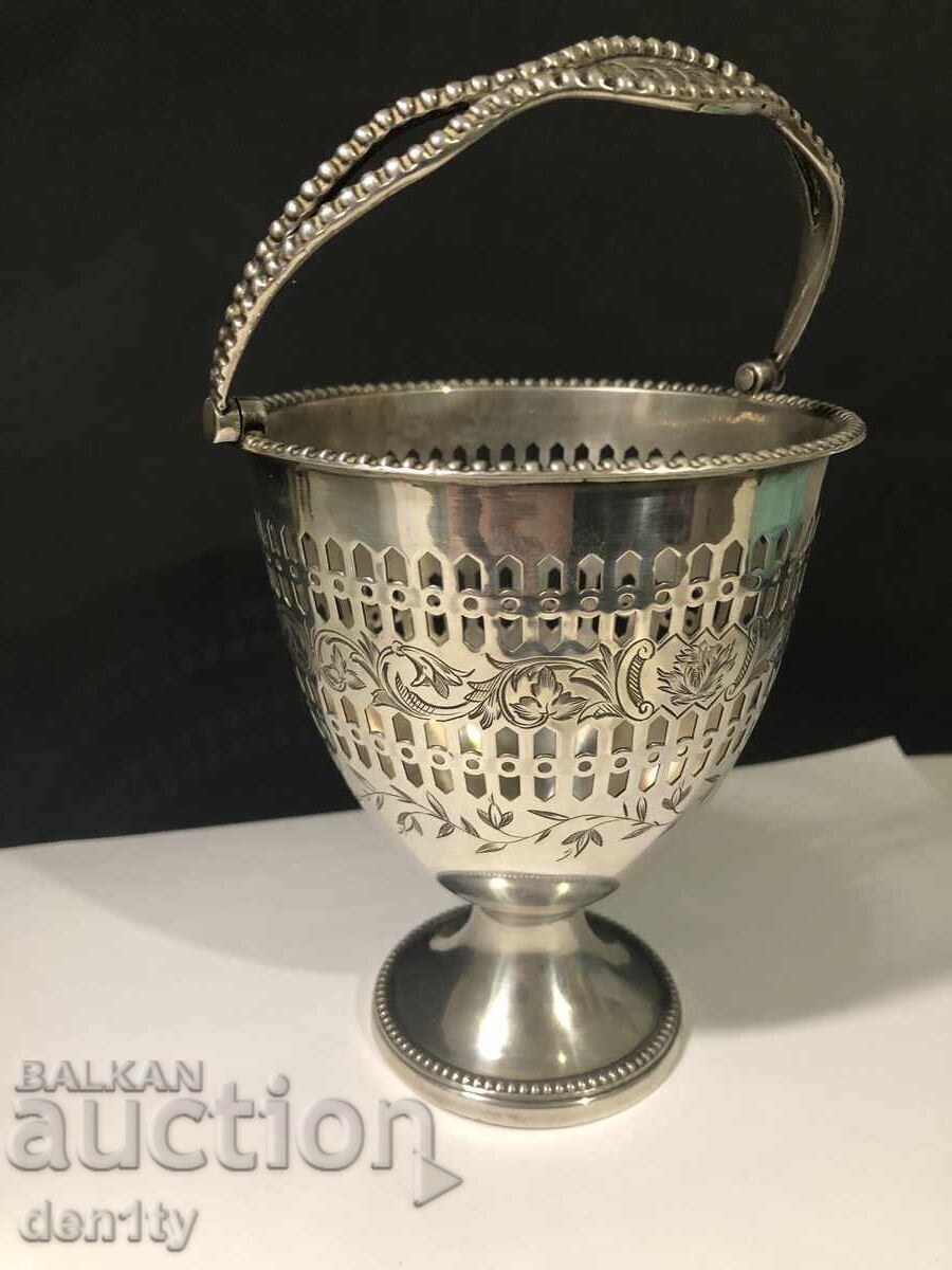 Доставка на 1851 г 209 гр  сребърна захарница Великобритания