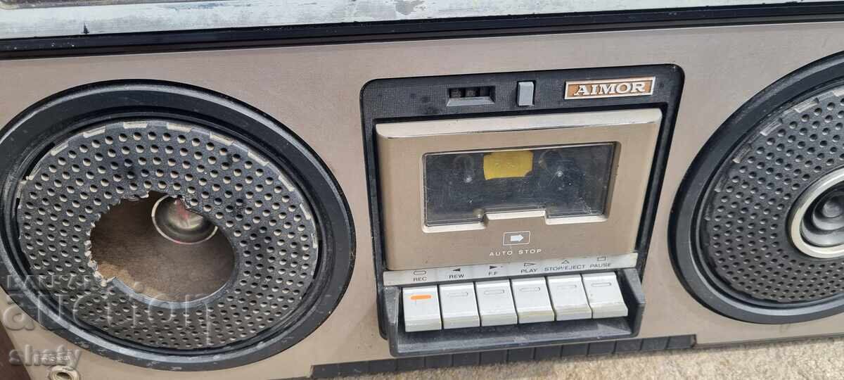 Licitație Un casetofon vechi