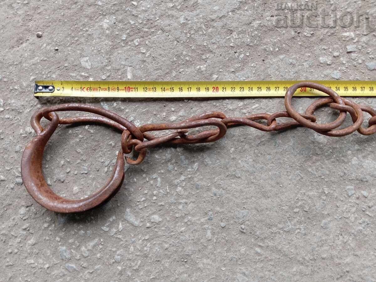 Auction Old hand-forged buckles, chains, shackles, shackles Auction Old hand-forged buckles, chains, shackles, shackles