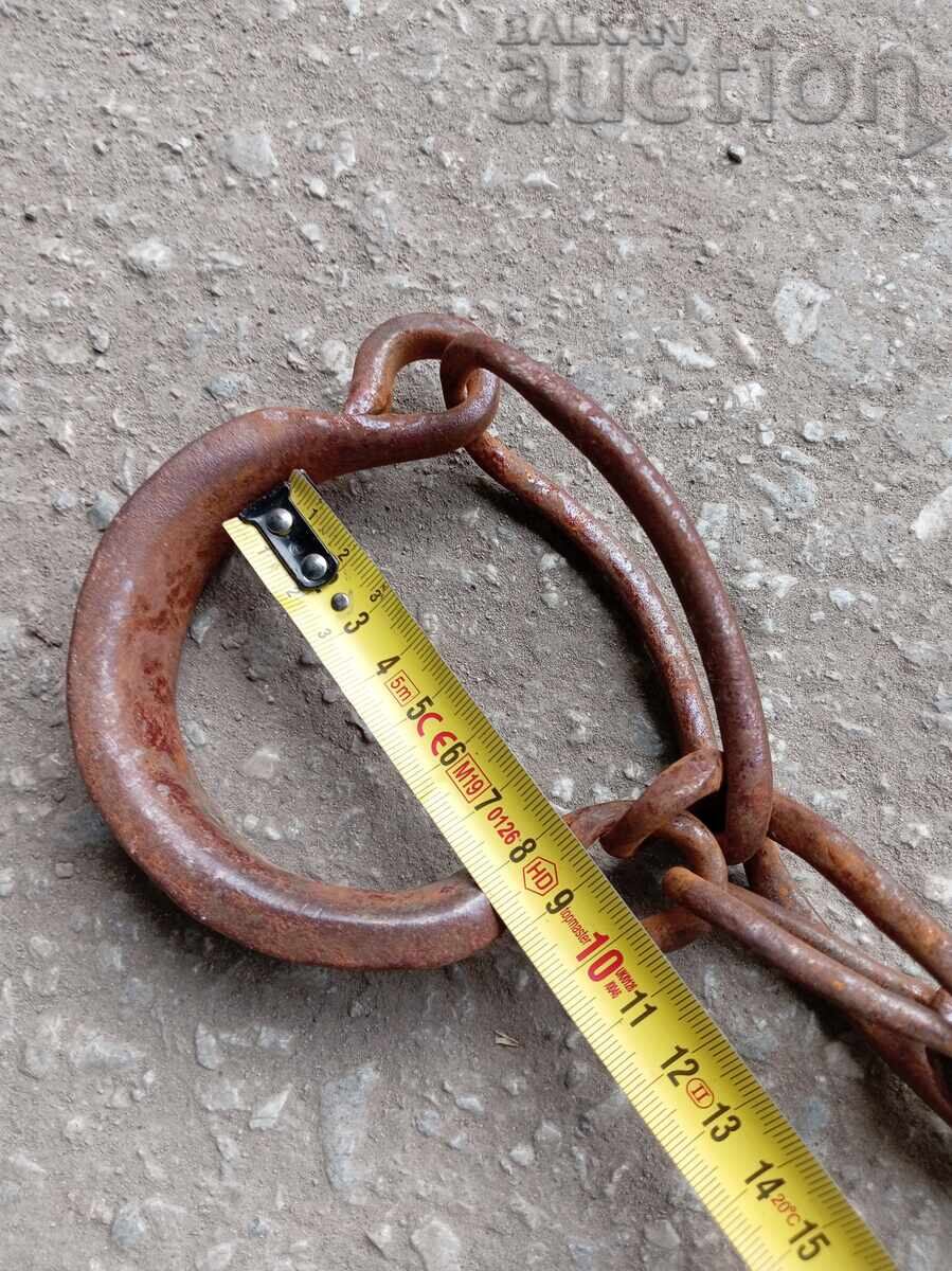 Old hand-forged buckles, chains, shackles, shackles - 5 Old hand-forged buckles, chains, shackles, shackles - 5