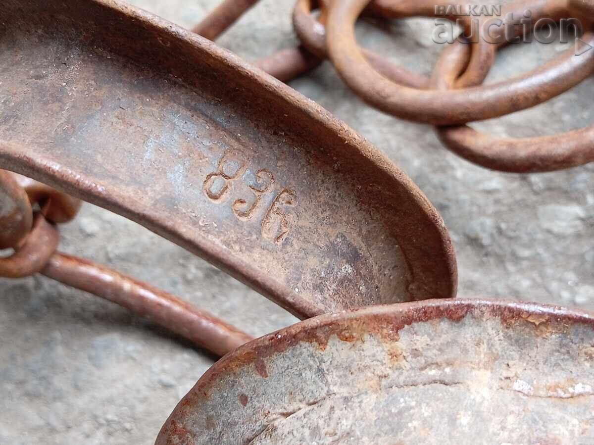 Old hand-forged buckles, chains, shackles, shackles - 7 Old hand-forged buckles, chains, shackles, shackles - 7