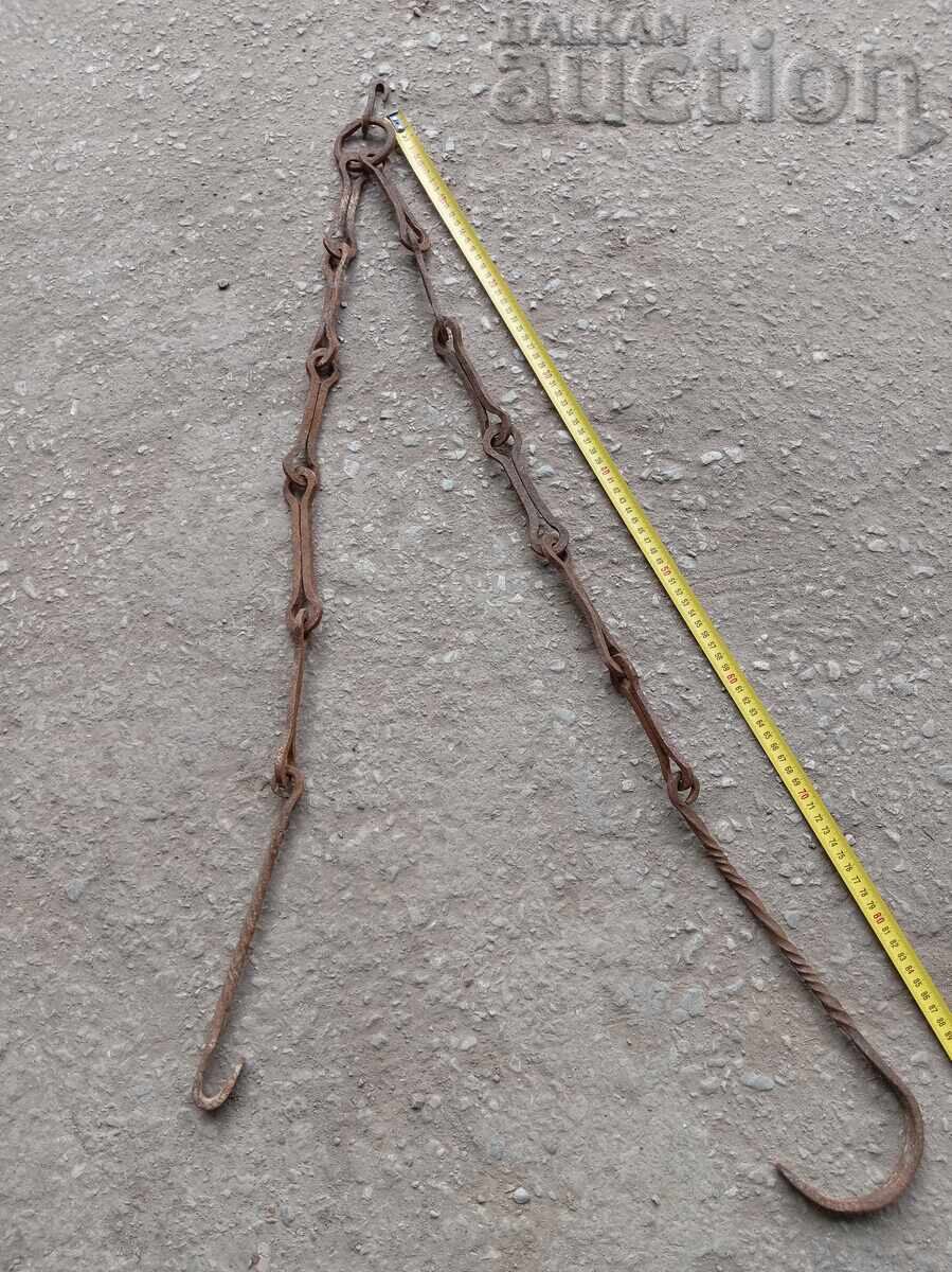 Παλιά σφυρήλατη αλυσίδα με γάντζο για χαλκό χαράνια χαλκό Παλιά σφυρήλατη αλυσίδα με γάντζο για χαλκό χαράνια χαλκό