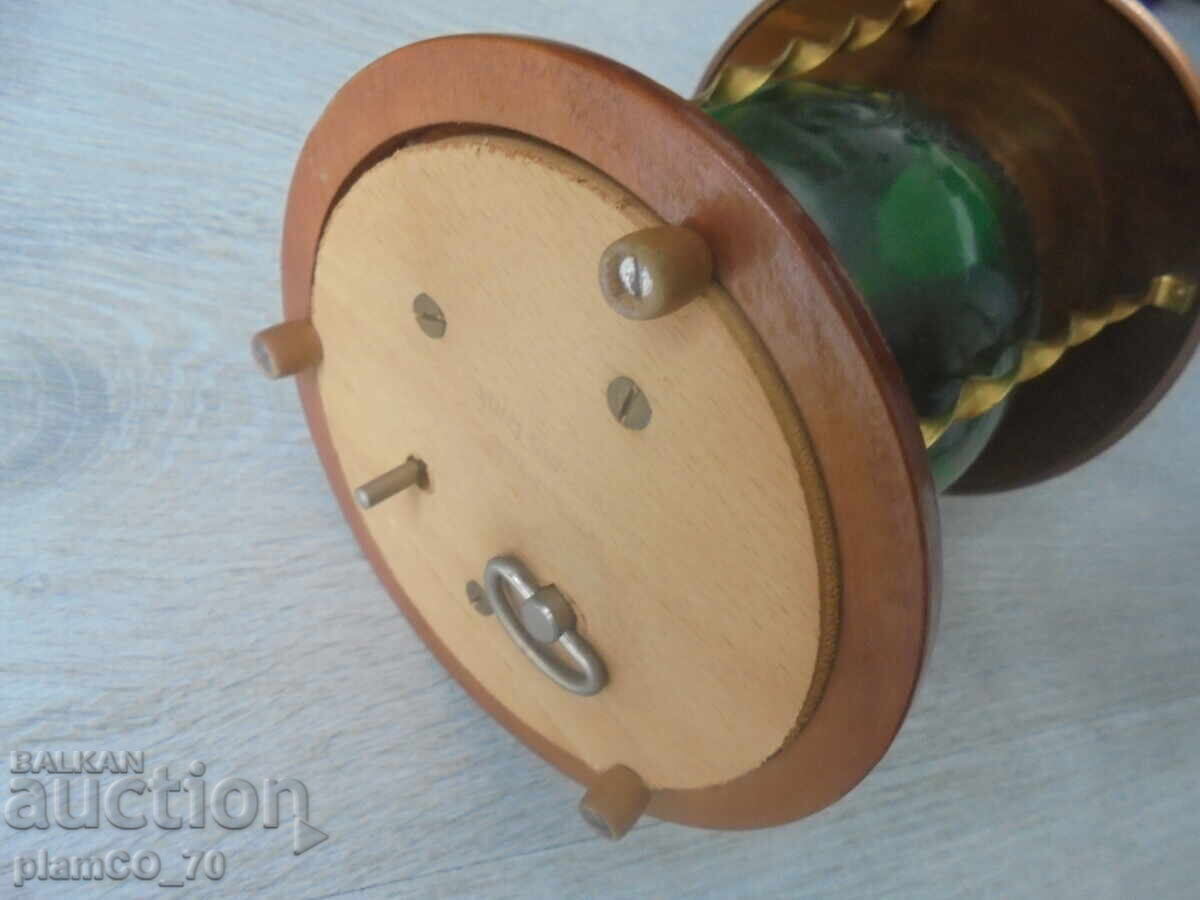 Licitație №*8258 Suport muzical vechi cu sticlă Licitație №*8258 Suport muzical vechi cu sticlă