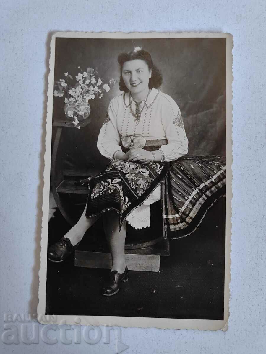 Παράδοση NORTH PAFTY PISHTIMAL ΦΟΡΕΙ ΠΟΔΙΑ ΠΟΥΚΑΜΙΣΟ ΓΥΝΑΙΚΕΙΑ ΦΩΤΟ Παράδοση NORTH PAFTY PISHTIMAL ΦΟΡΕΙ ΠΟΔΙΑ ΠΟΥΚΑΜΙΣΟ ΓΥΝΑΙΚΕΙΑ ΦΩΤΟ