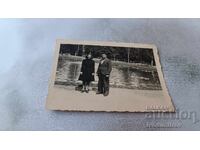 Fotografie Sofia Bărbat și fată tânără lângă lacul din Grădina Borisova