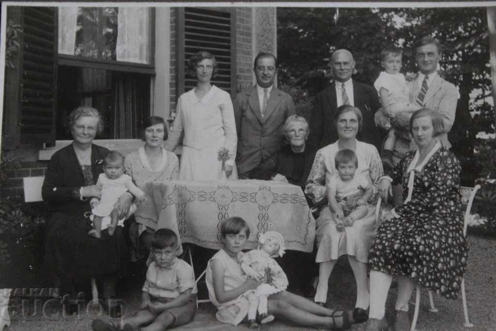 Аукцион . 1930-ТЕ СТАРА СЕМЕЙНА СНИМКА ФОТОГРАФИЯ КАРТОН Аукцион . 1930-ТЕ СТАРА СЕМЕЙНА СНИМКА ФОТОГРАФИЯ КАРТОН