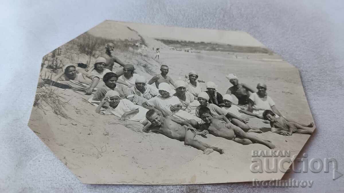 Photo Mesembria Men women and children on the beach