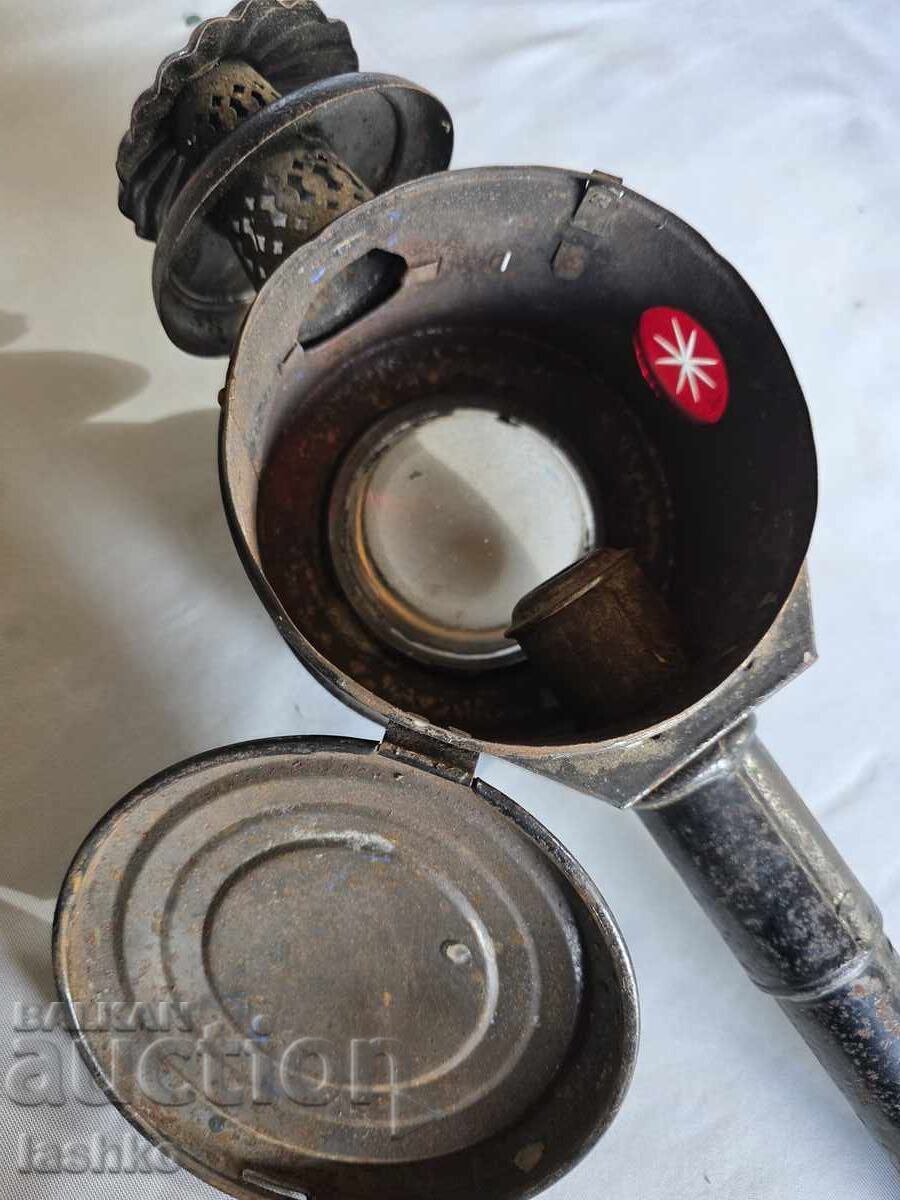 Delivery of Large old lantern for a phaeton, carriage, coach Delivery of Large old lantern for a phaeton, carriage, coach