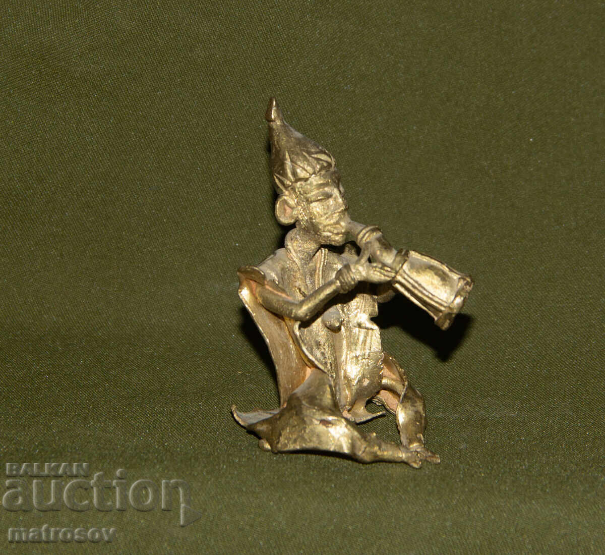 Delivery of Original Bronze Sculpture of a Musician