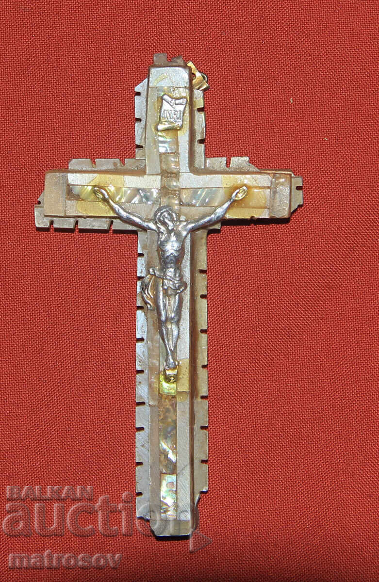 Cruce veche, răstignire sidef metal cu preț 100.00 BGN | € 51.13