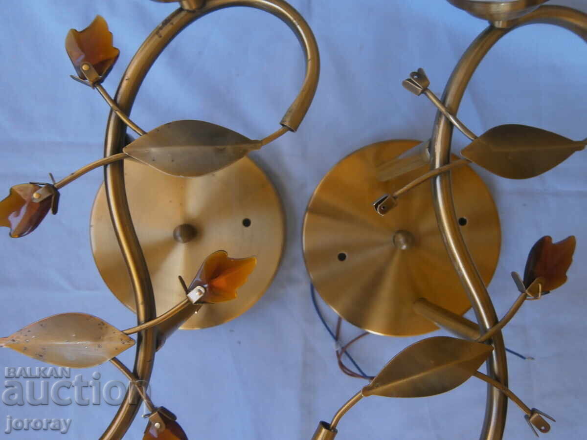 Auction Pair of light fixtures Auction Pair of light fixtures