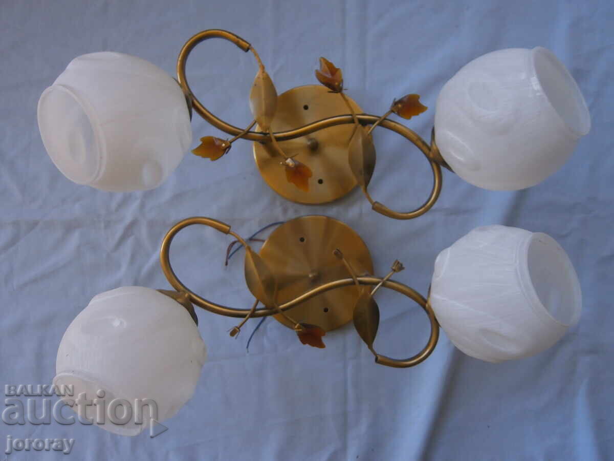 Pair of light fixtures Pair of light fixtures