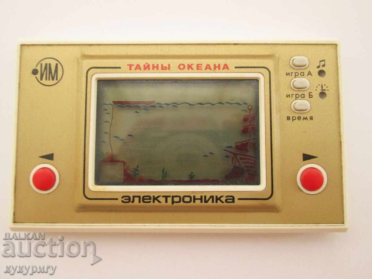 Joc electronic LCD pentru copii, rusesc vechi, SECRETELE OCEANULUI cu preț 250.00 BGN | € 127.82
