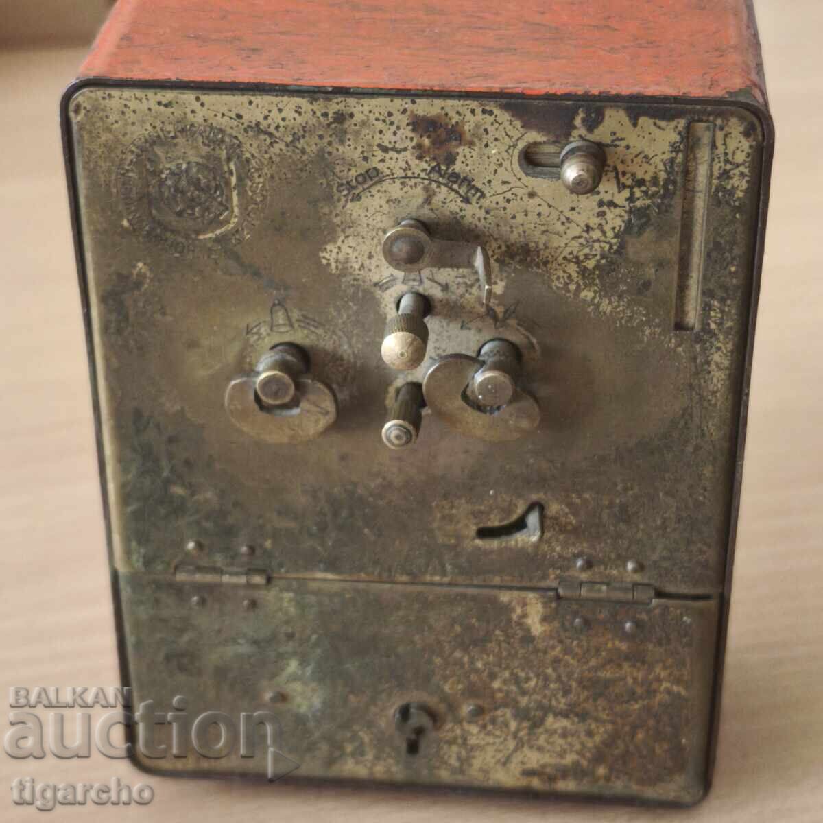 Auction  Old piggy bank clock