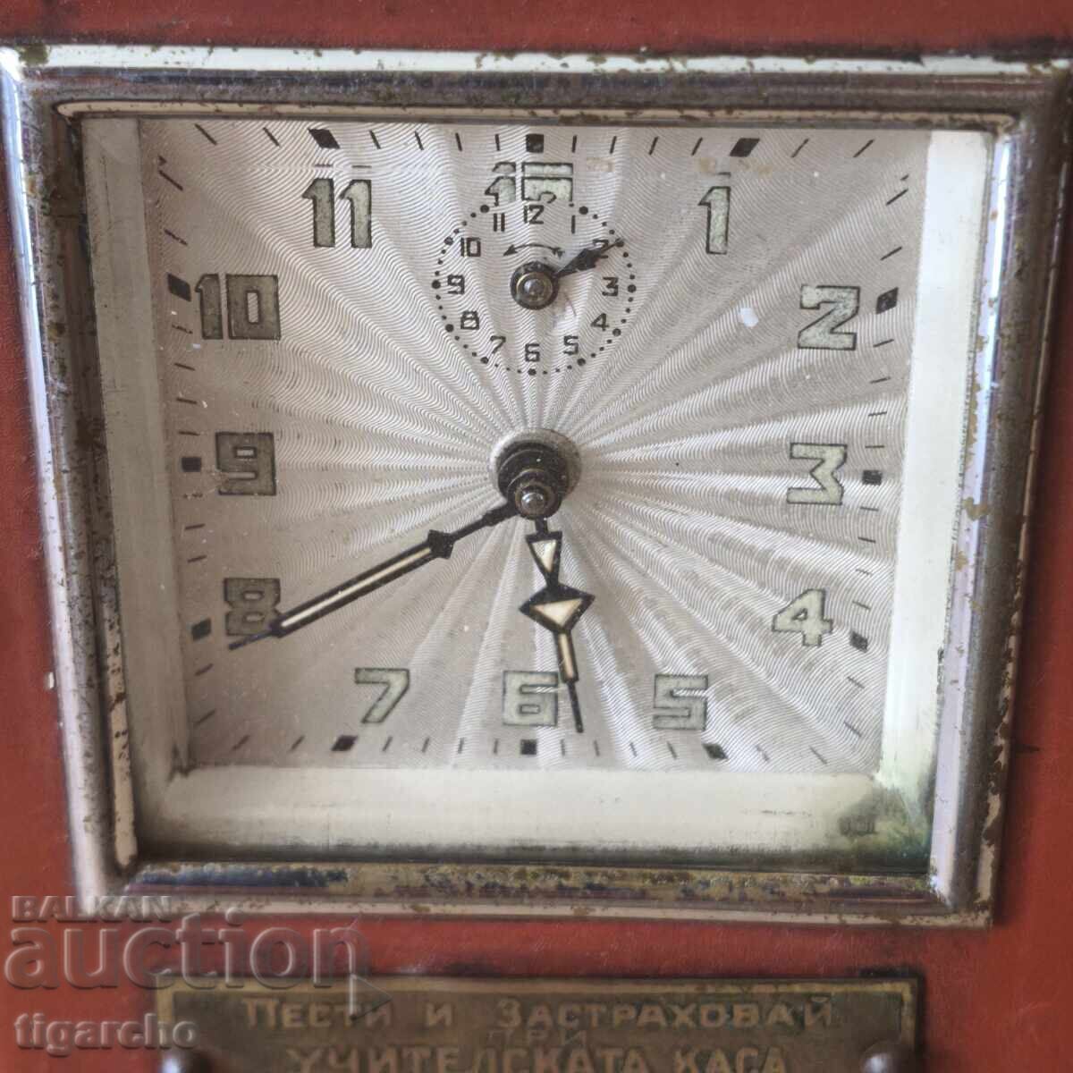 Delivery of Old piggy bank clock