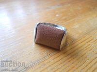 Στιλάτο γυναικείο δαχτυλίδι με ηλιόπετρα