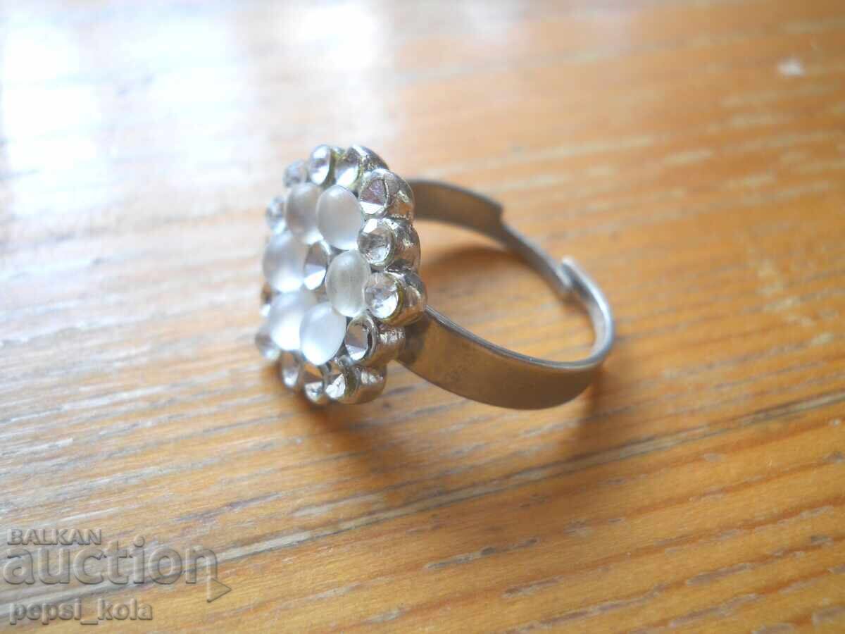 Women's ring with stones with price € 1.00 | 1.96 BGN