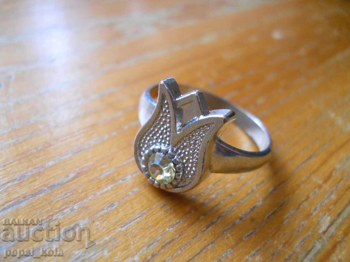 Licitație Inel metalic - crin Licitație Inel metalic - crin