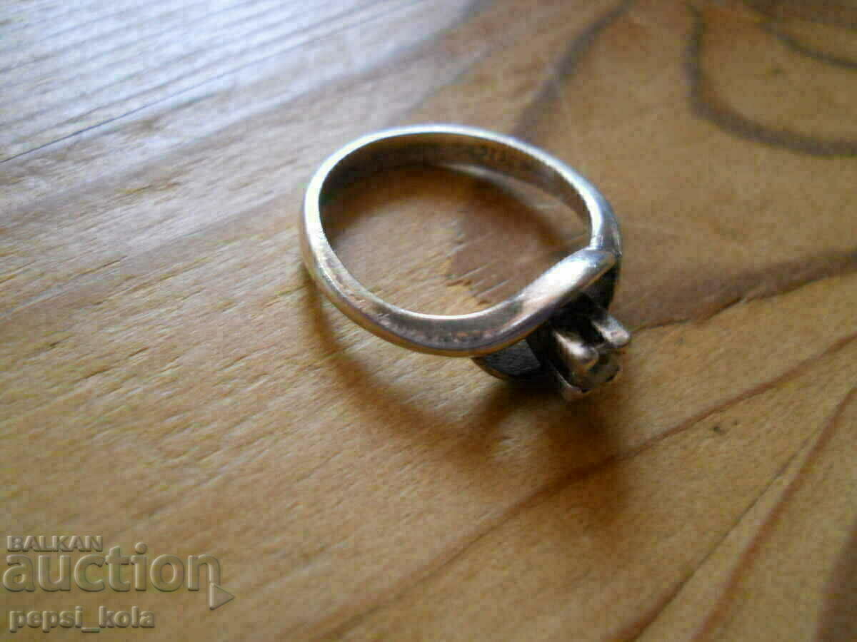 Silver ring - 2.65 g / 925 silver with price 15.00 BGN | € 7.67