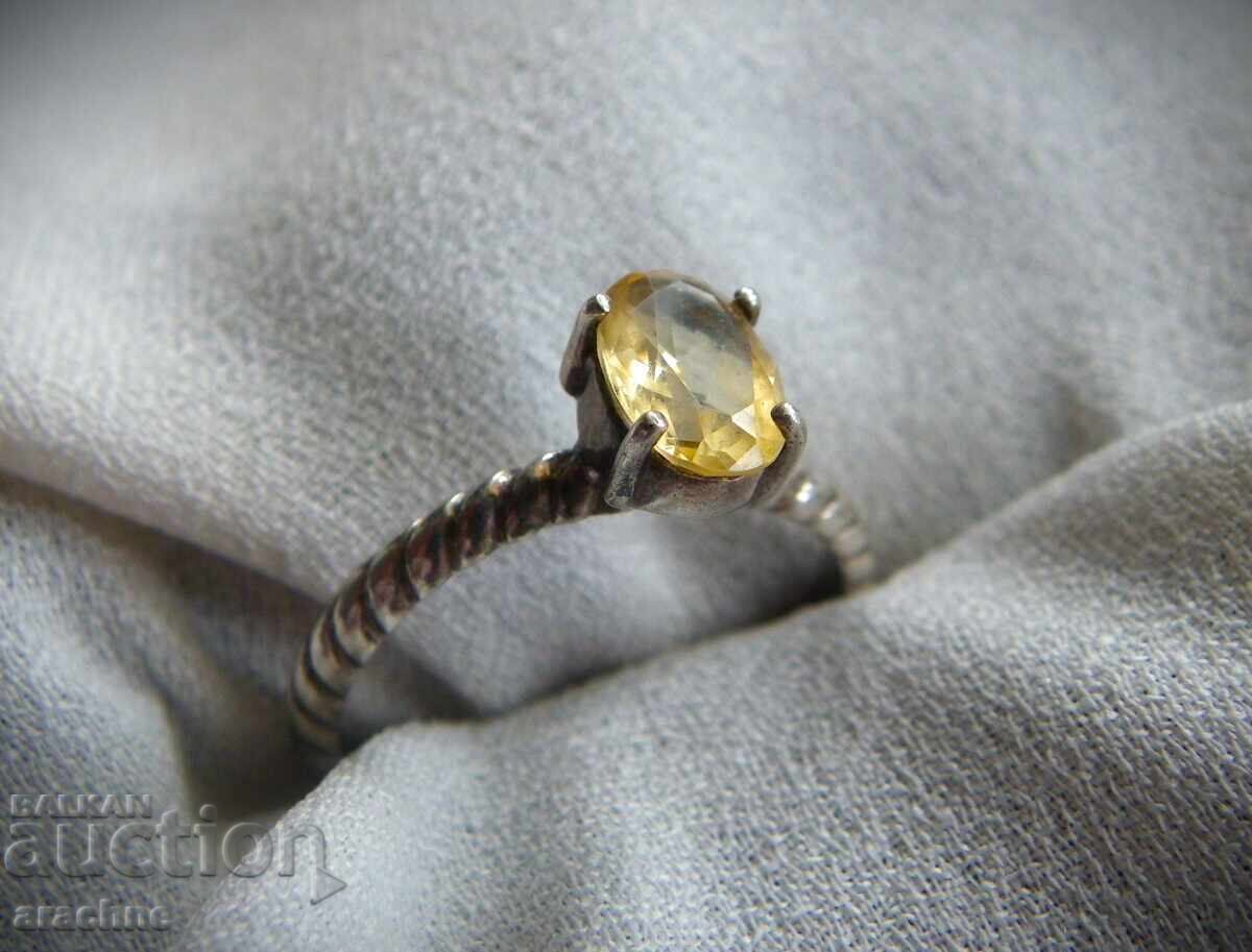 Παράδοση Ασημένιο δαχτυλίδι με ζαφείρι από The Genuine Gemstone Company