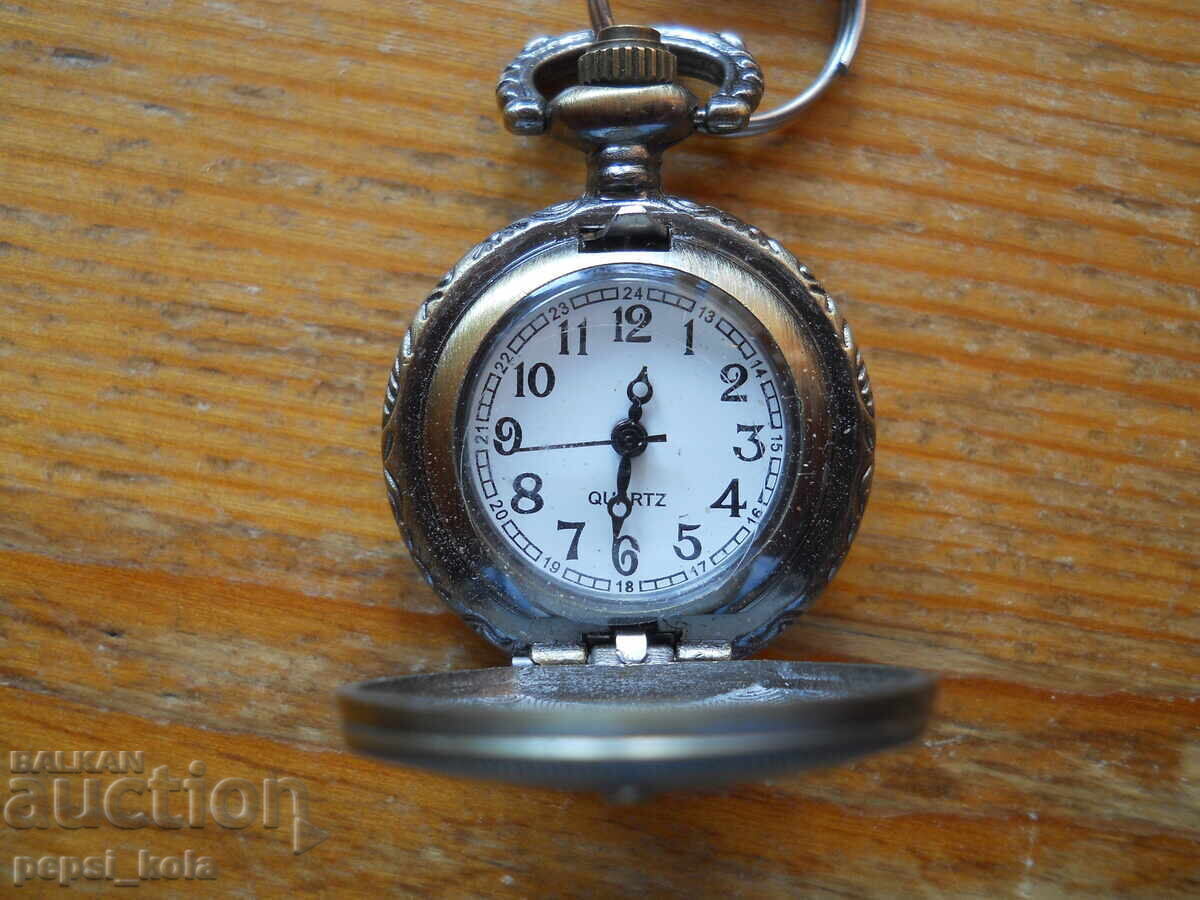 Ladies' quartz pocket watch "Paris" with price 7.00 BGN | € 3.58