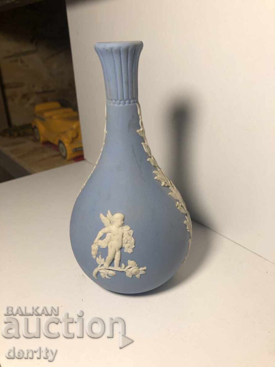 малка ваза веджвуд Wedgwood