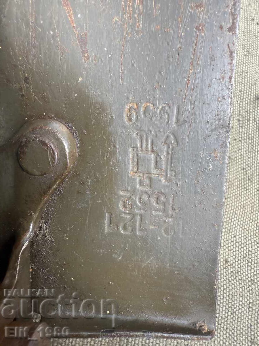 German soldier's shovel with price 75.00 BGN | € 38.35