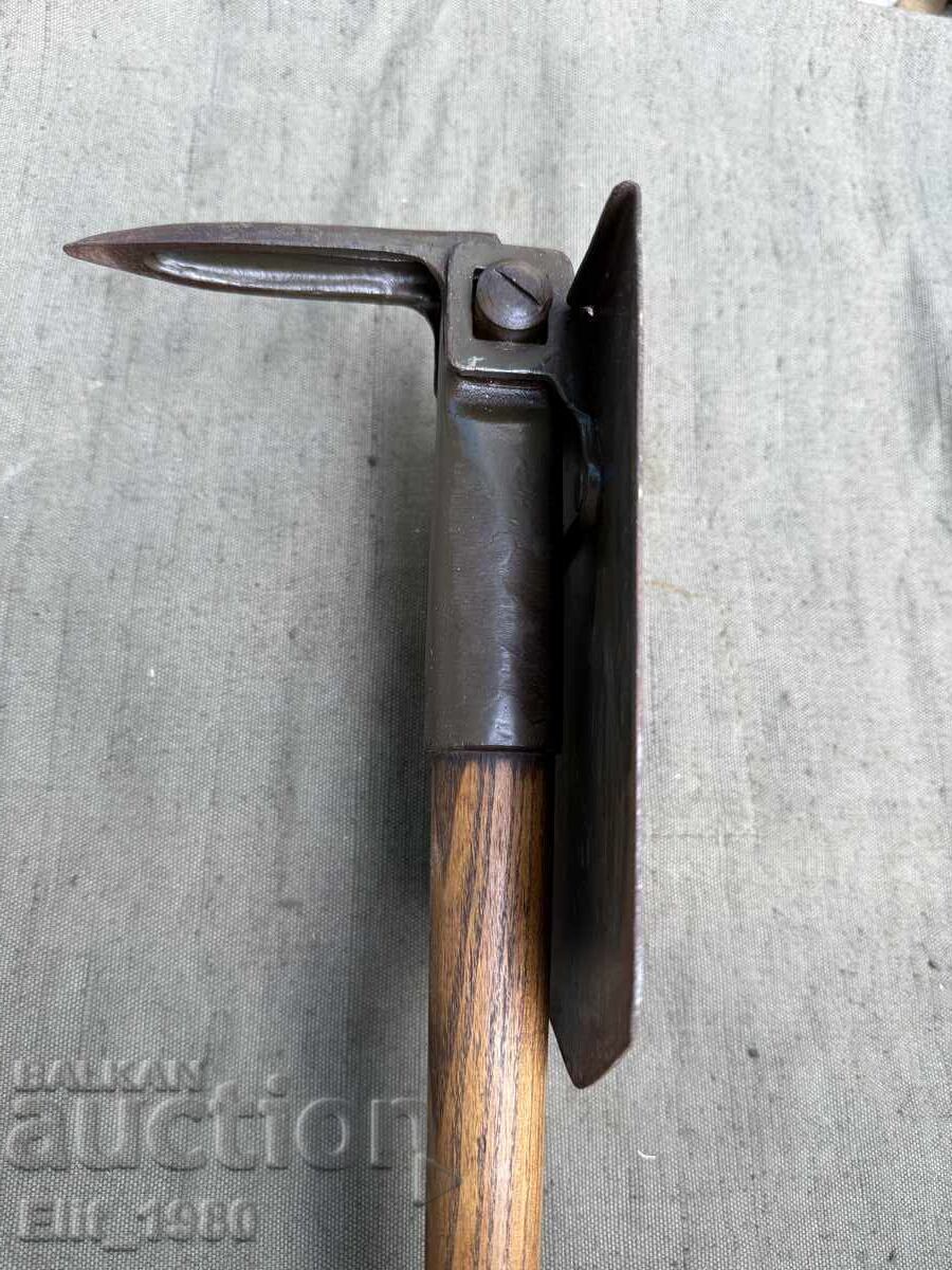 Auction  German soldier's shovel
