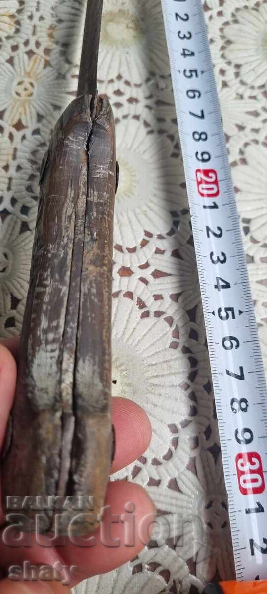 Παράδοση Παλιό μαχαίρι με λαβή από κέρατο Παράδοση Παλιό μαχαίρι με λαβή από κέρατο