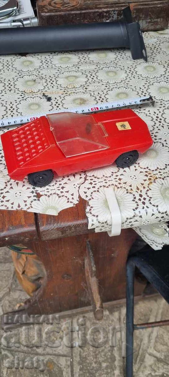 Παράδοση Παλιό πλαστικό παιχνίδι από τη Βουλγαρία