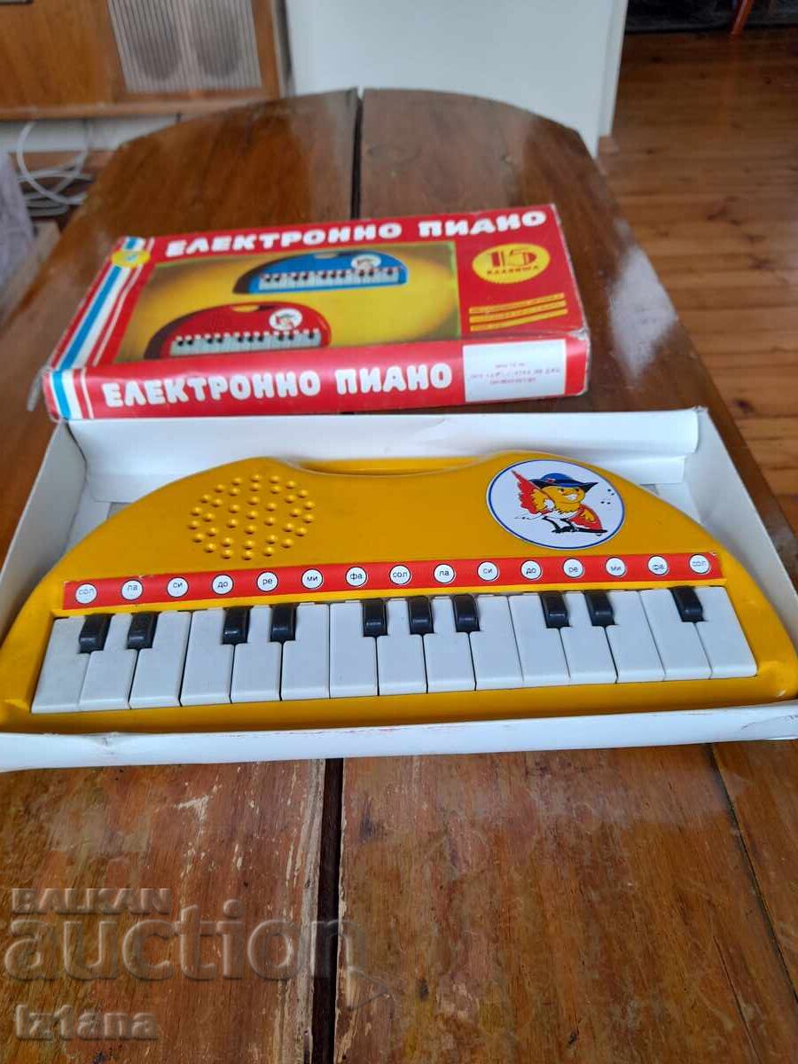 Παλιό Παιδικό Ηλεκτρονικό Πιάνο με τιμή 33.00 BGN | € 16.87