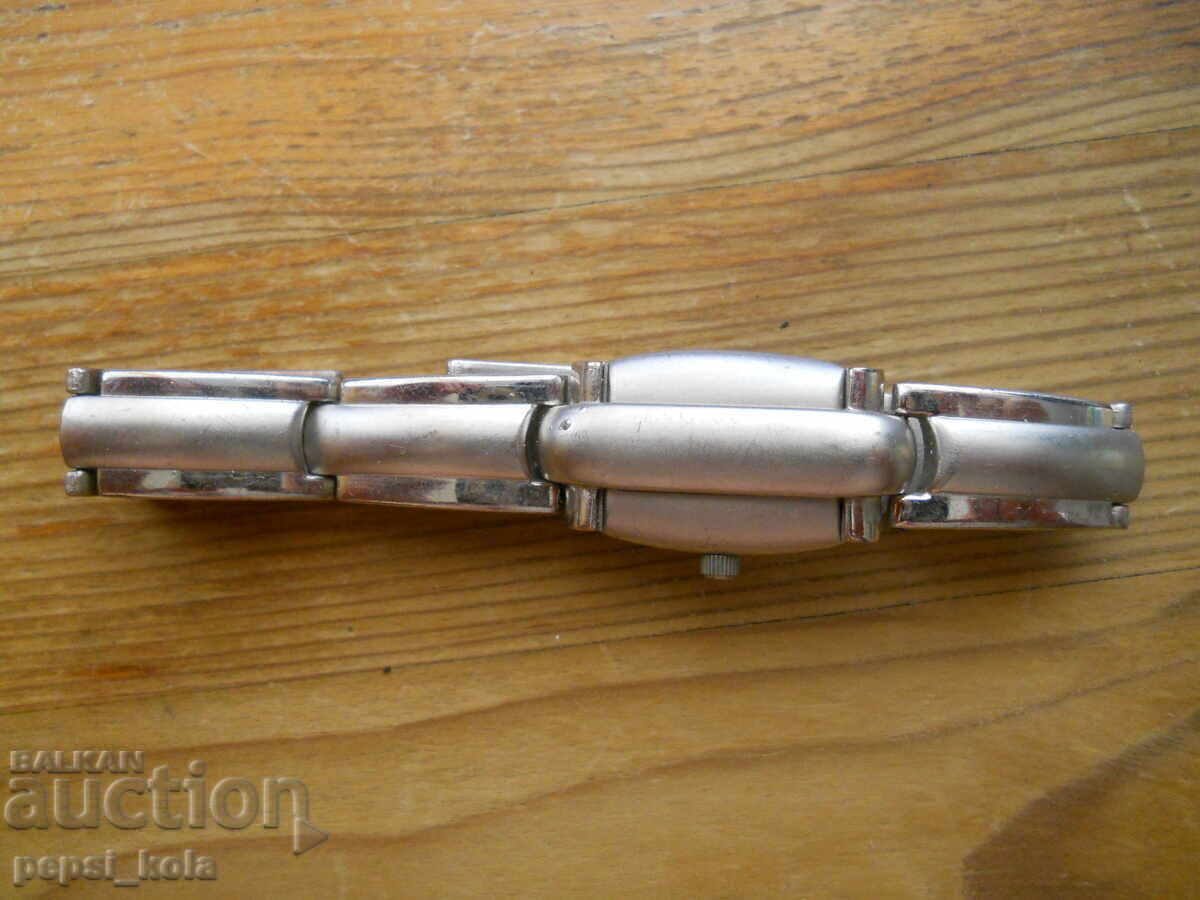 Livrarea Ceas de damă cuarț tip brățară Livrarea Ceas de damă cuarț tip brățară