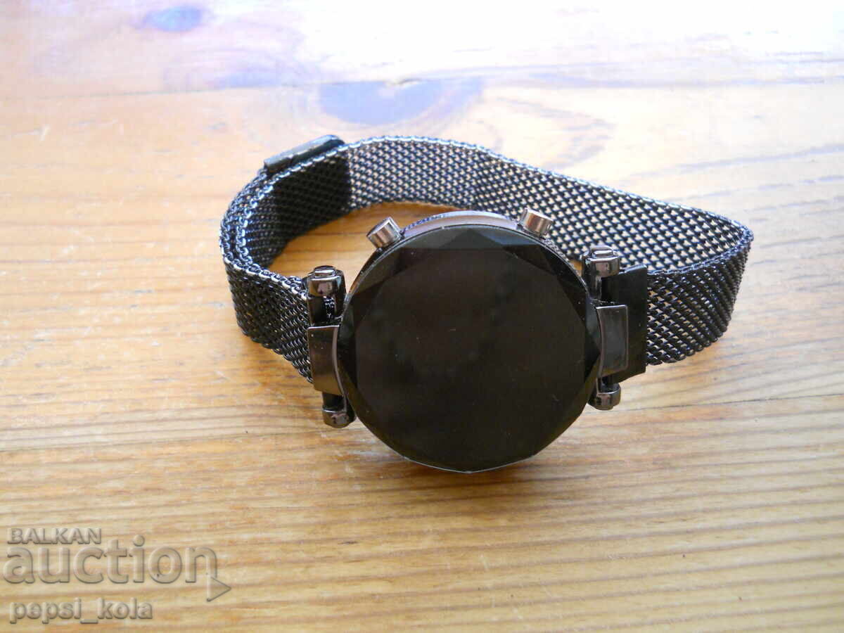 Delivery of Digital Quartz Watch "Clup Polo"