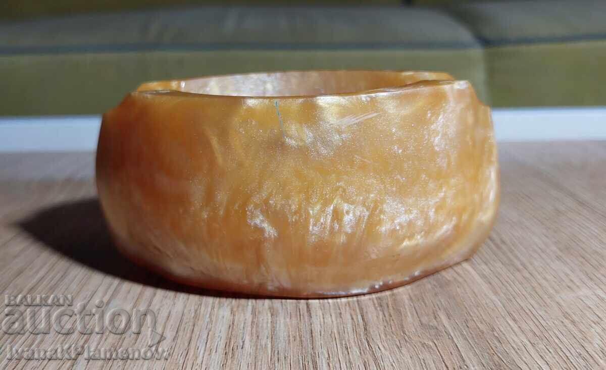 Catalin pentru cunoscători cu preț 16.00 BGN | € 8.18 Catalin pentru cunoscători cu preț 16.00 BGN | € 8.18