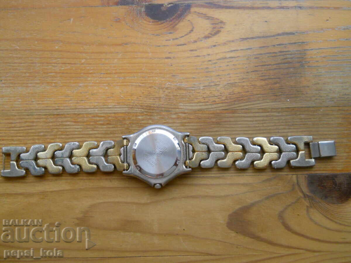 Delivery of Women's Quartz Watch "TAG Heuer" - Replica Delivery of Women's Quartz Watch "TAG Heuer" - Replica